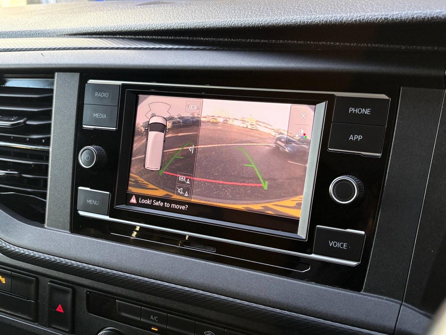 Used Volkswagen Transporter 2023 for sale - 77352201: Photo 11