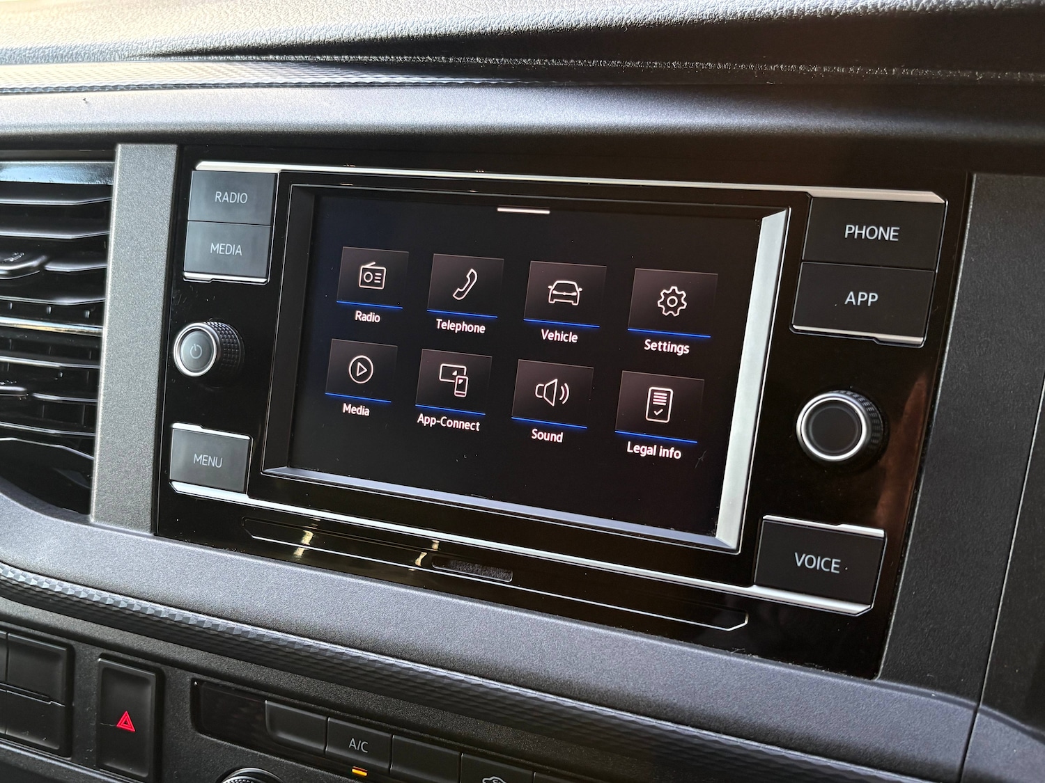 Used Volkswagen Transporter 2023 for sale - 77352201: Photo 16