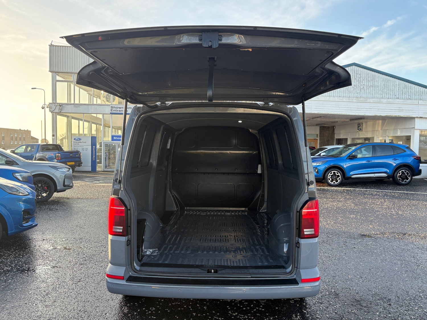 Used Volkswagen Transporter 2023 for sale - 77352201: Photo 6