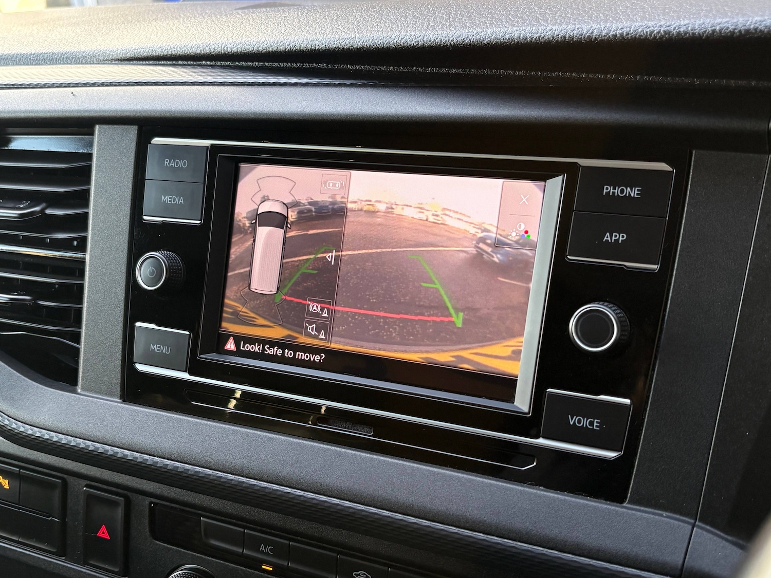 Used Volkswagen Transporter 2023 for sale - 77352201: Photo 8