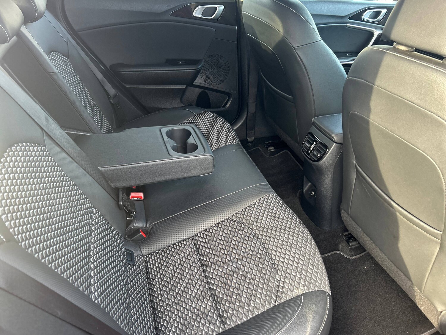 Used Kia XCeed 2023 for sale - 76374976: Photo 31