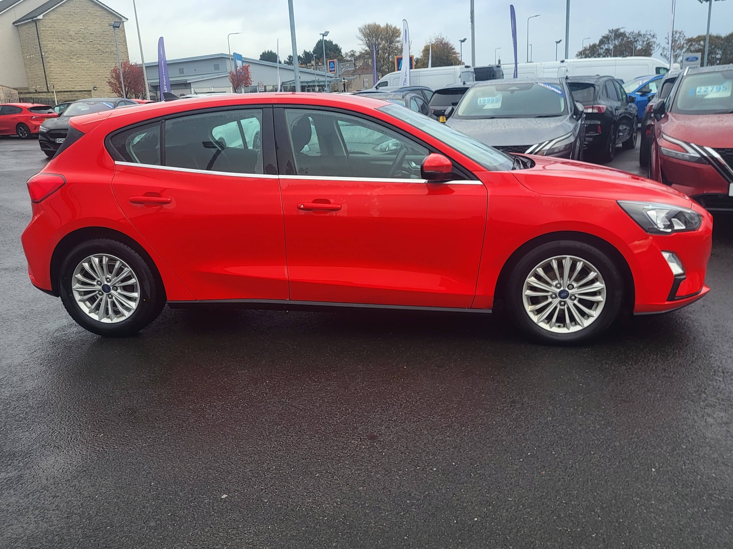 Used Ford Focus 2021 for sale - 76403400: Photo 3