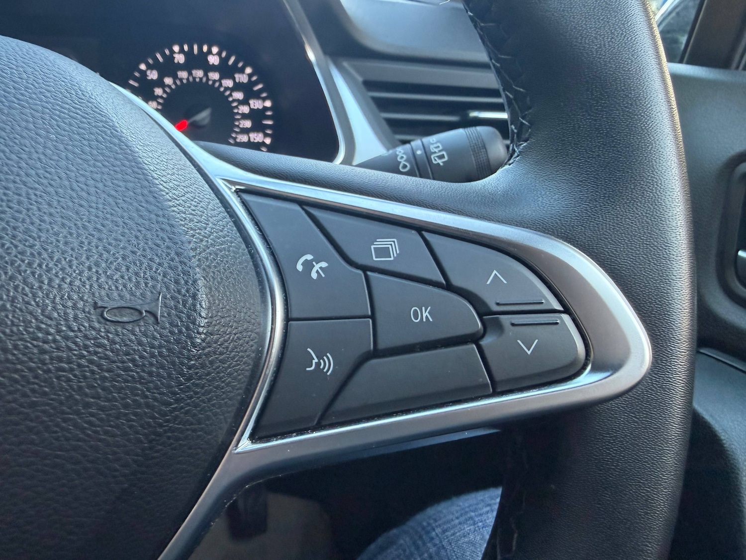 Used Renault Captur 2022 for sale - 76982833: Photo 12