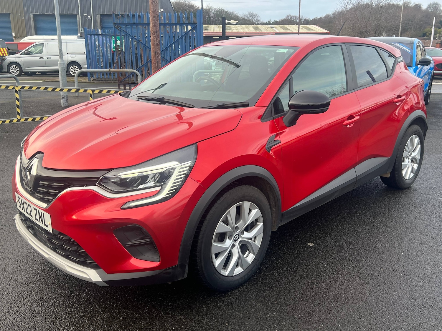 Used Renault Captur 2022 for sale - 76982833: Photo 3