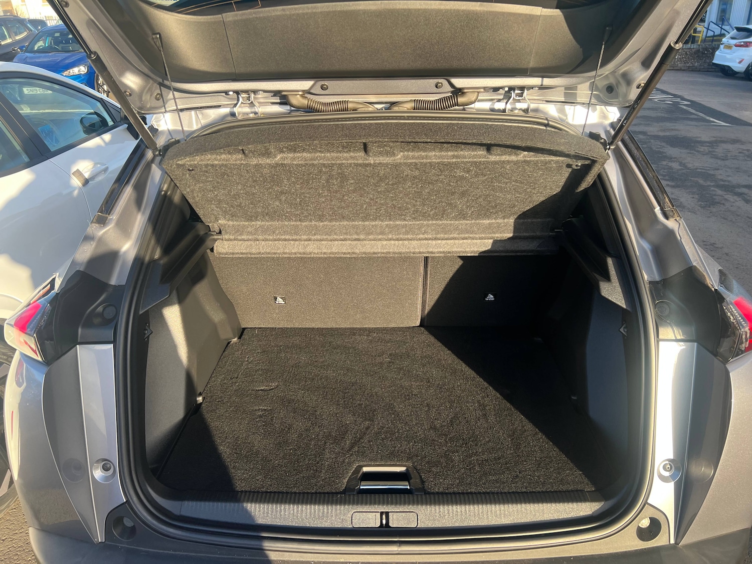 Used Peugeot 2008 2020 for sale - 76028709: Photo 15