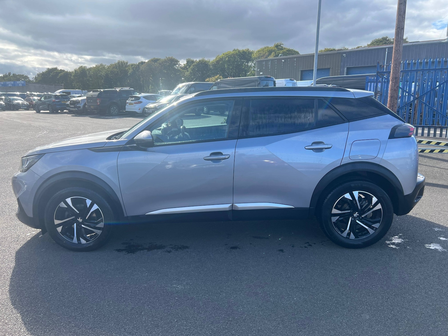 Used Peugeot 2008 2020 for sale - 76028709: Photo 4