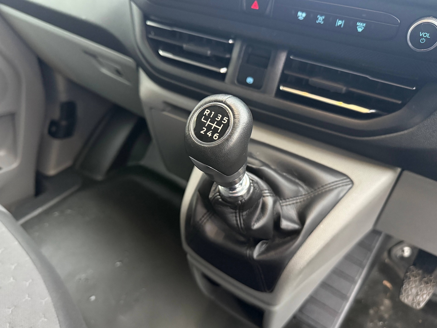 Used Ford Transit Custom 2024 for sale - 76947038: Photo 11