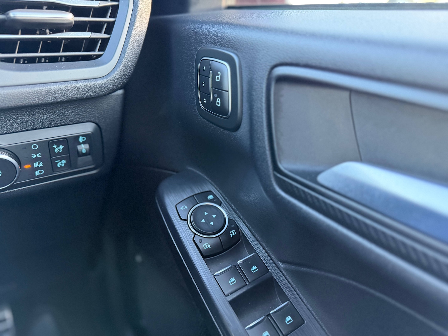 Used Ford Kuga 2025 for sale - 77742944: Photo 29