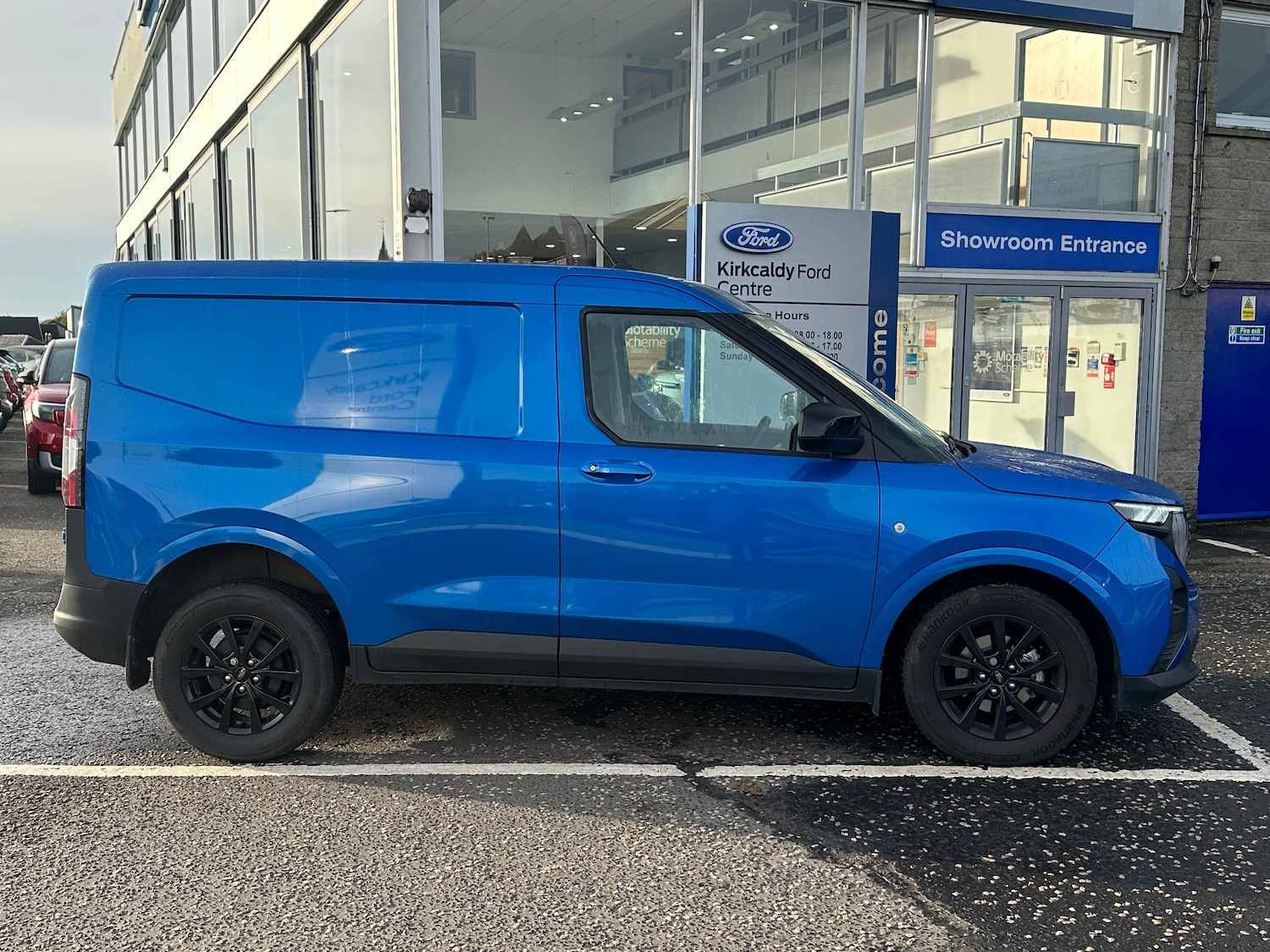 Used Ford Transit Courier 2024 for sale - 76413916: Photo 2