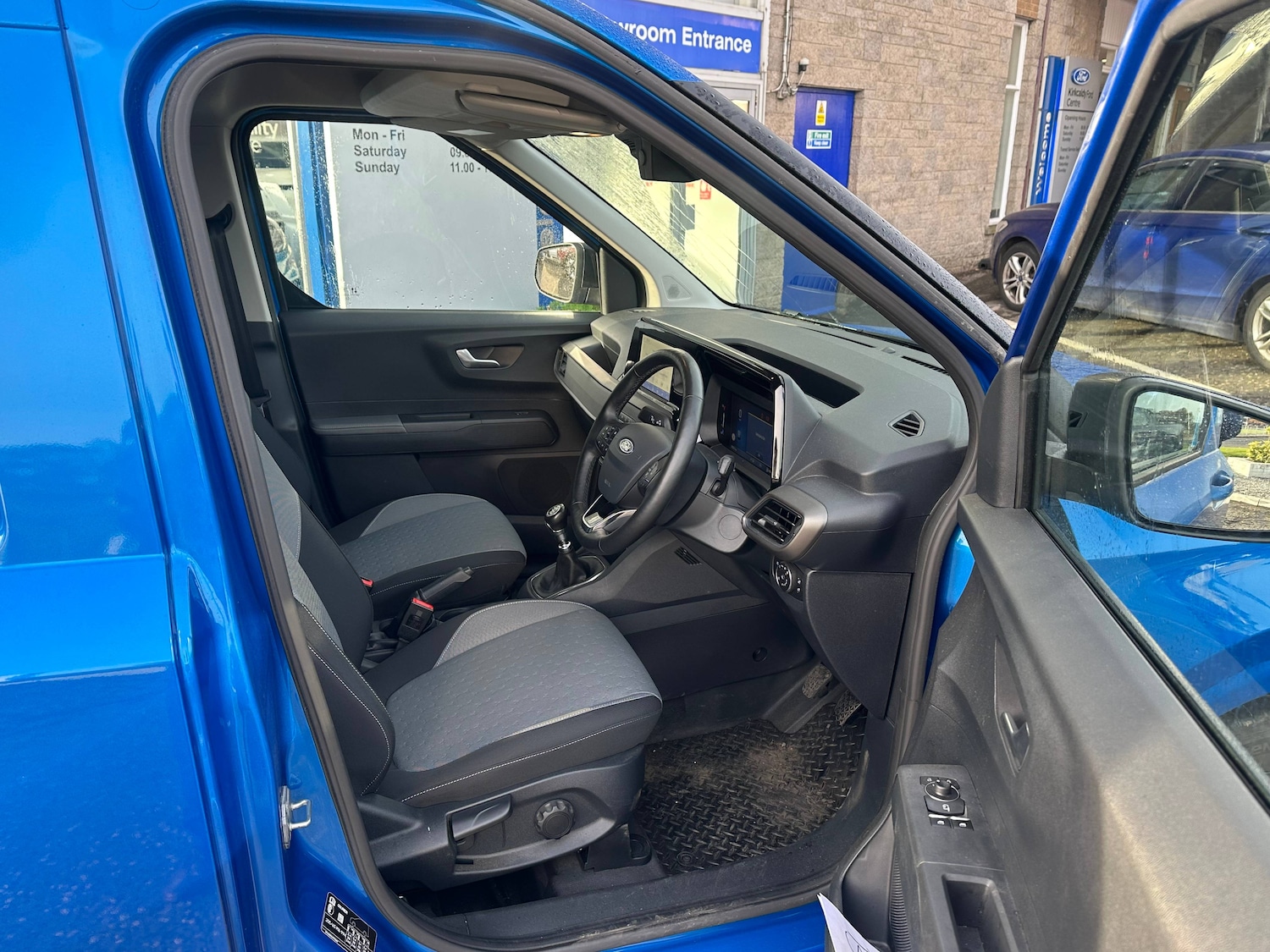 Used Ford Transit Courier 2024 for sale - 76413916: Photo 6