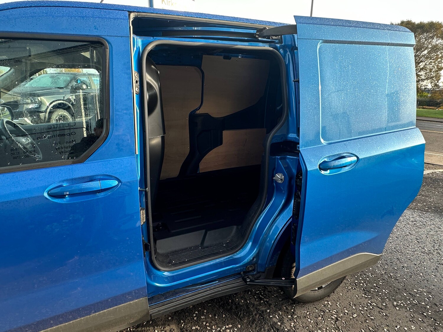 Used Ford Transit Courier 2024 for sale - 76413916: Photo 8