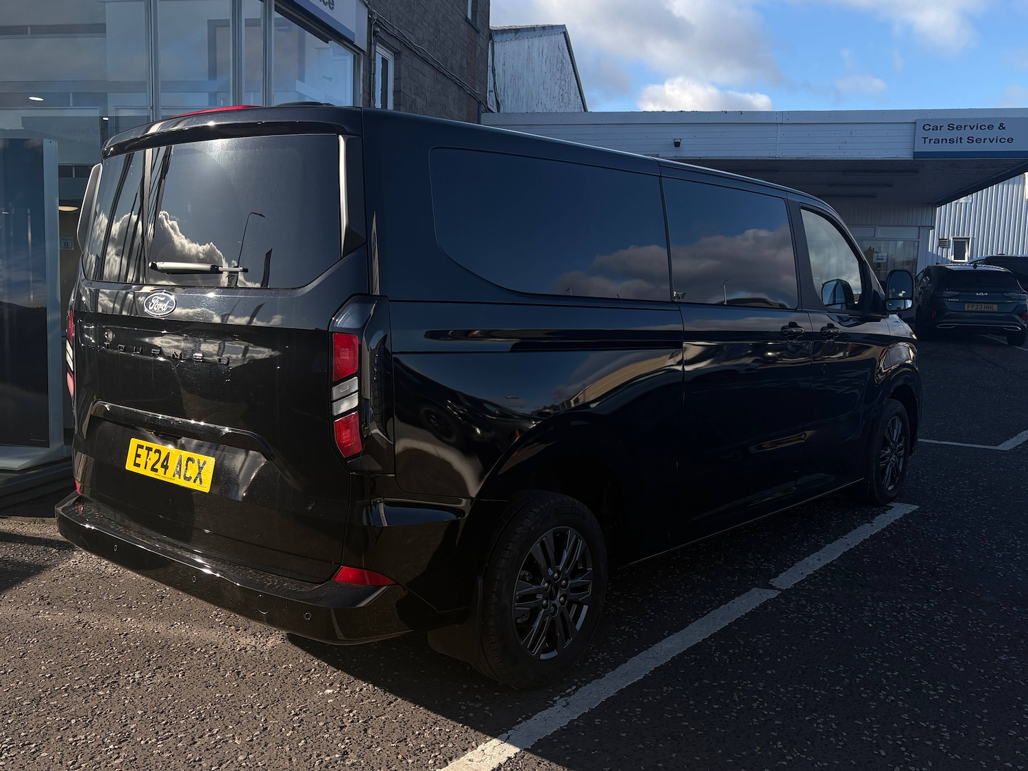Used Ford Tourneo Custom 2024 for sale - 76375794: Photo 2