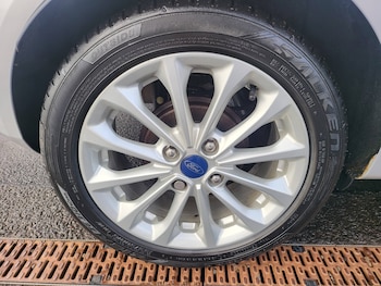 Used Ford Fiesta 2017 for sale - 76588380: Photo