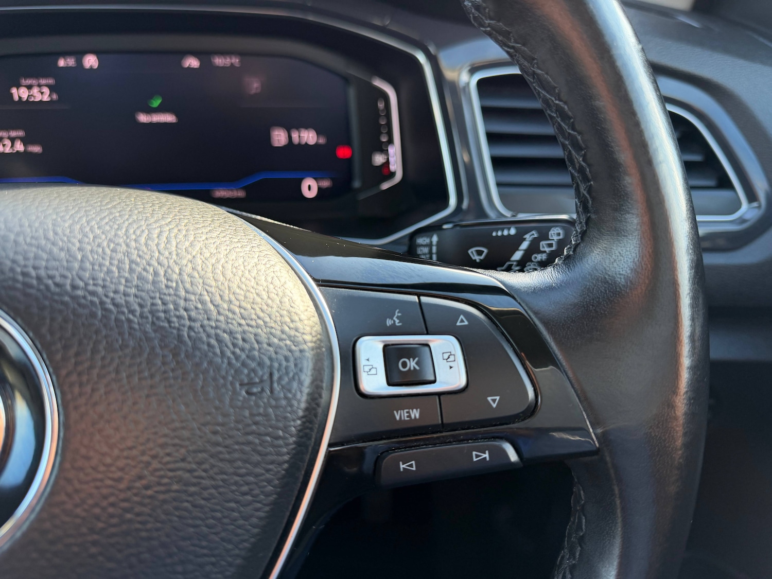 Used Volkswagen T-Roc 2019 for sale - 77716522: Photo 20