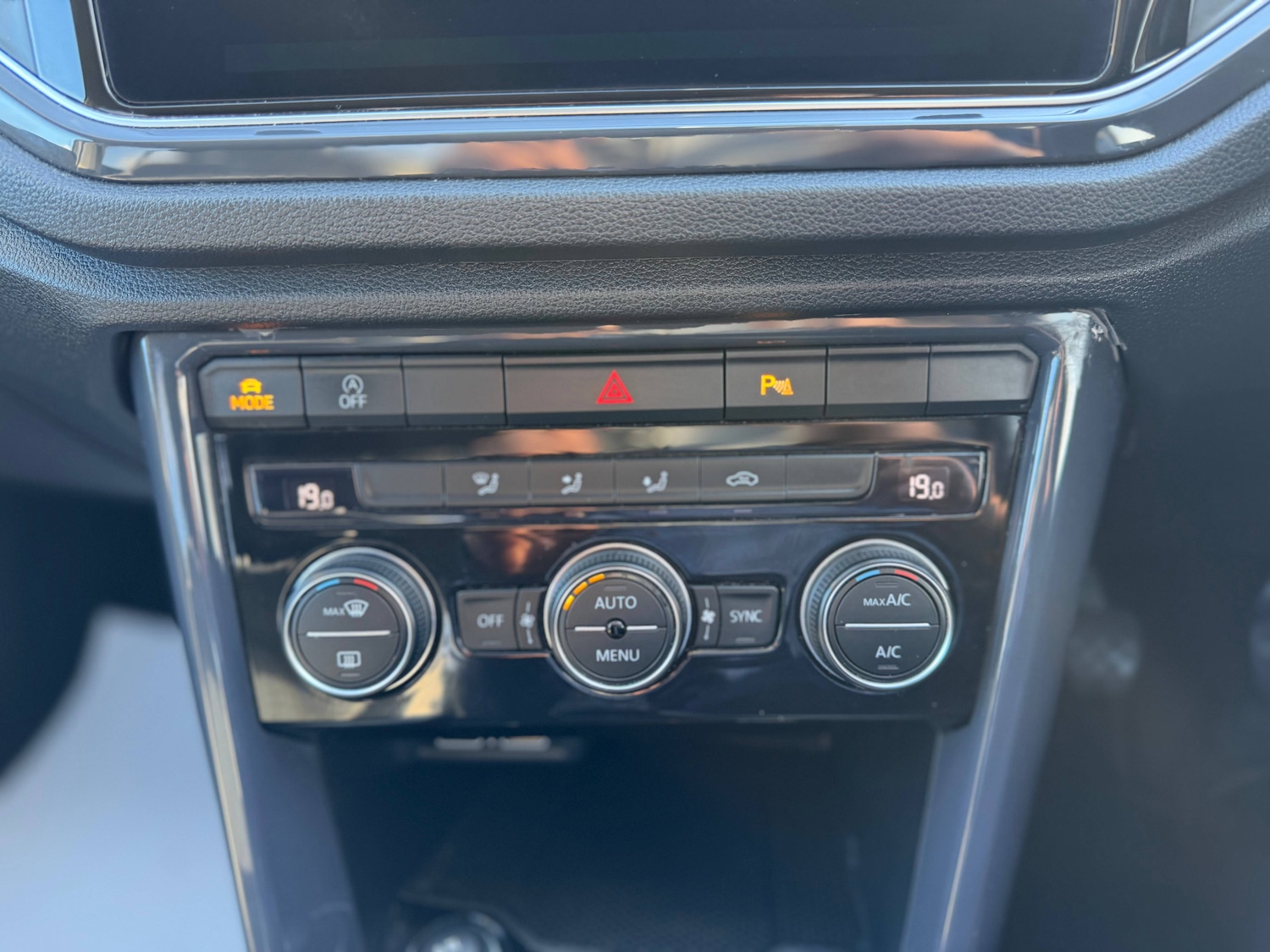 Used Volkswagen T-Roc 2019 for sale - 77716522: Photo 24