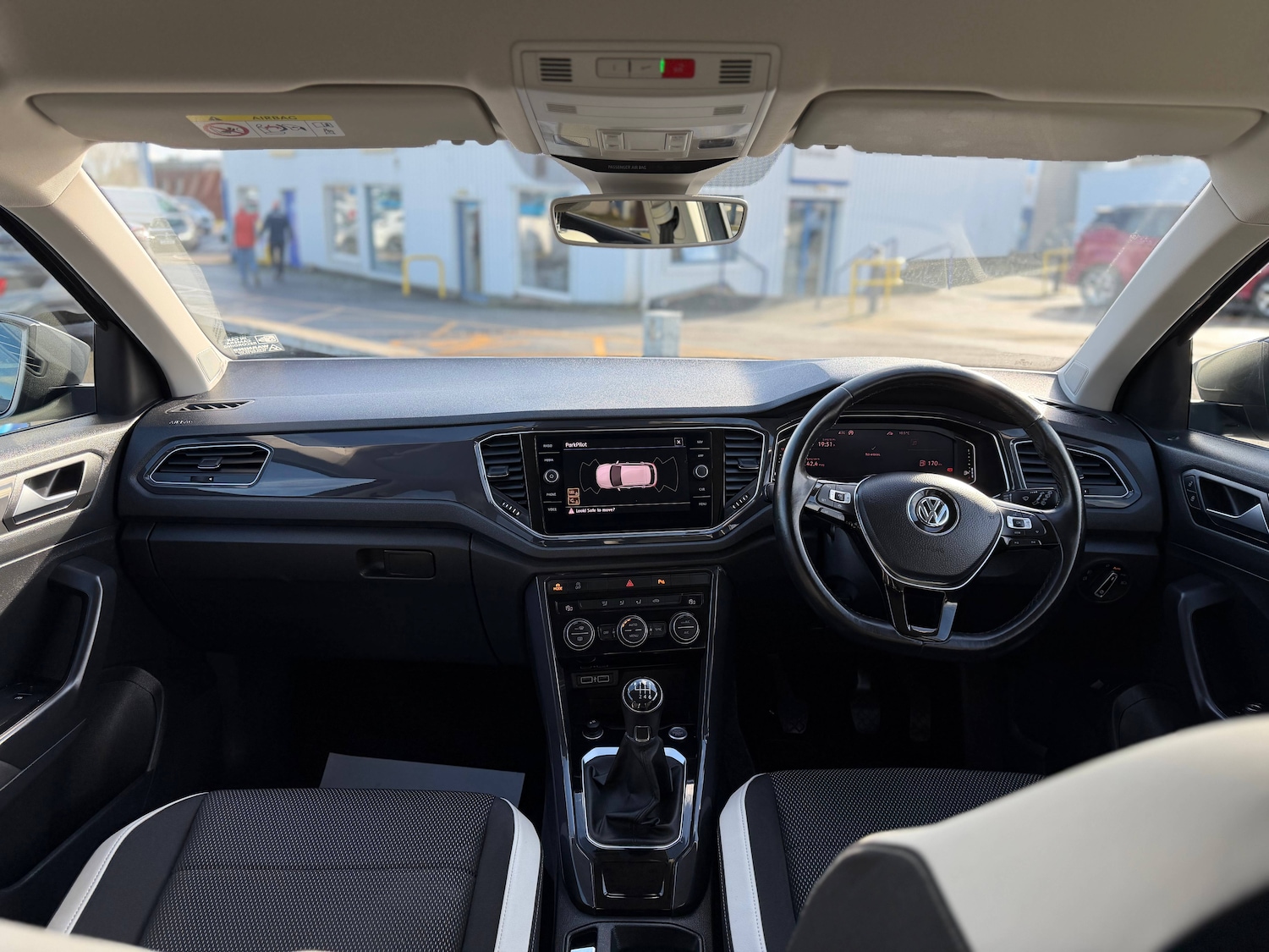 Used Volkswagen T-Roc 2019 for sale - 77716522: Photo 4