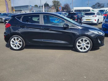 Used Ford Fiesta 2018 for sale - 78240619: Photo