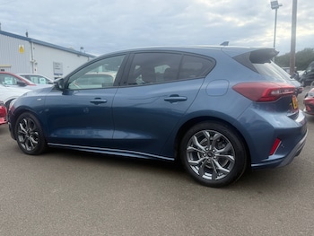 Used Ford Focus 2023 for sale - 76056402: Photo 4