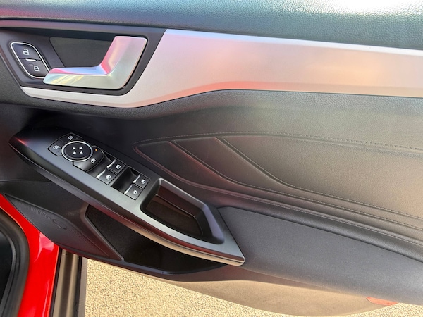 Used Ford Focus 2019 for sale - 76056399: Photo 13