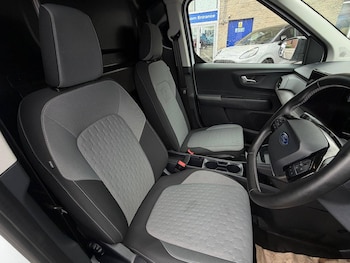 Used Ford Transit Courier 2025 for sale - 78768290: Photo