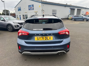 Used Ford Focus 2021 for sale - 76065679: Photo 2