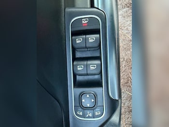 Used Mercedes-Benz GLA 2024 for sale - 76949430: Photo