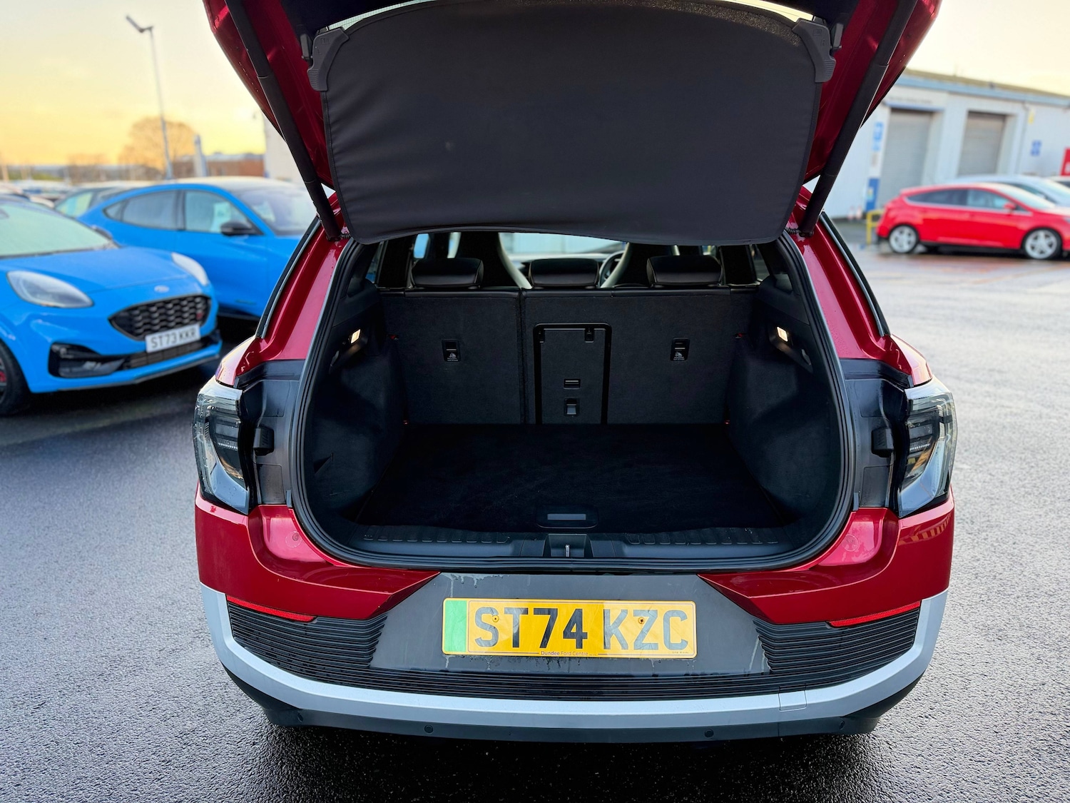 Used Ford Explorer 2024 for sale - 77208740: Photo 10