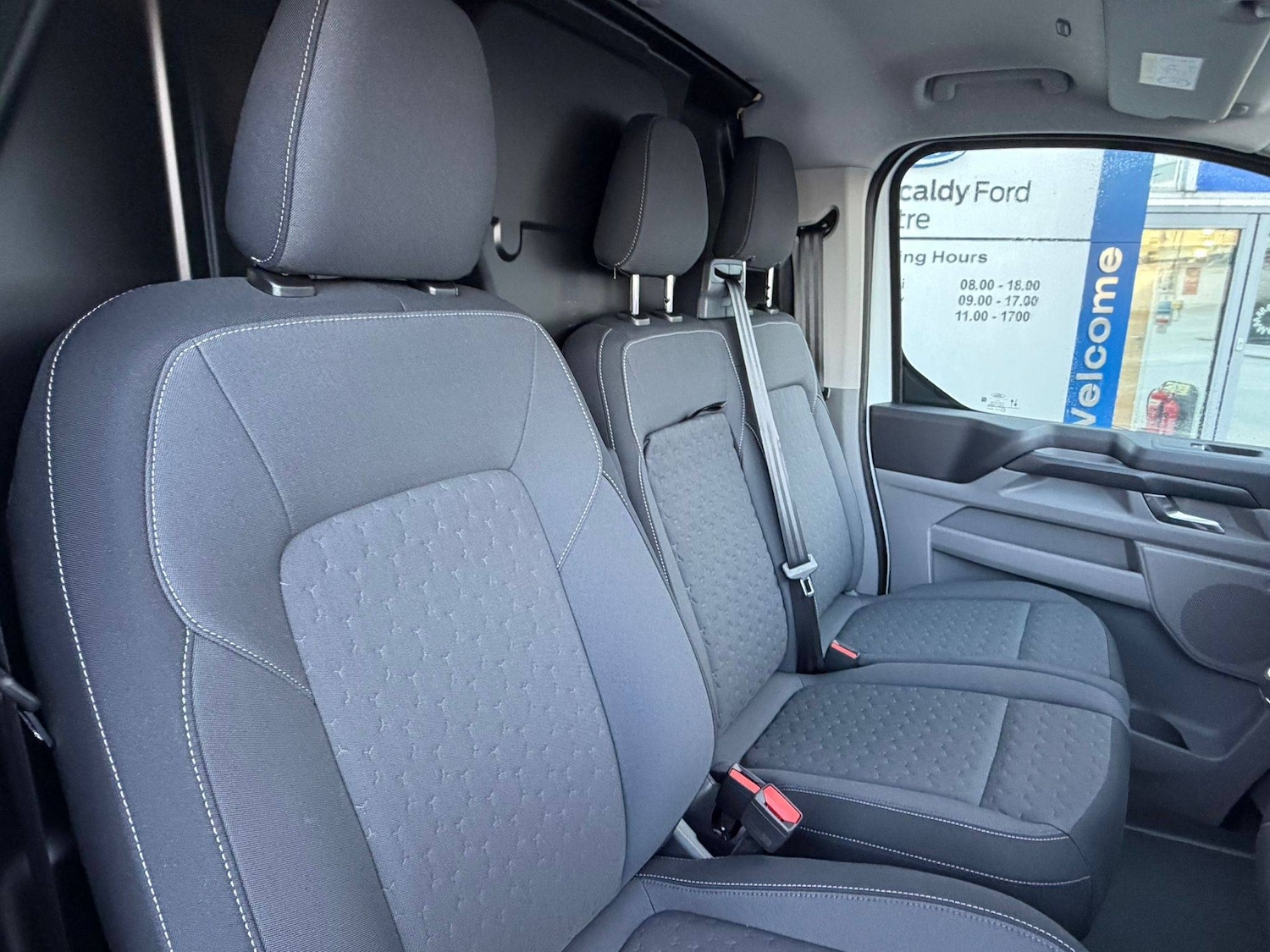 Used Ford Transit Custom 2025 for sale - 76665219: Photo 2