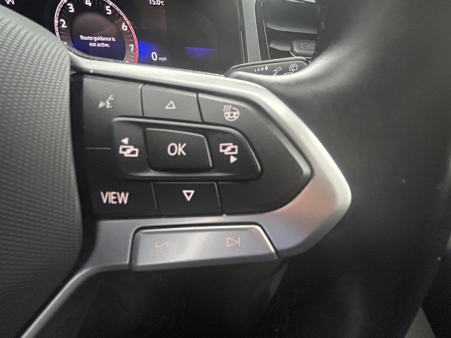 Used Volkswagen T-Roc 2023 for sale - 76147106: Photo 21