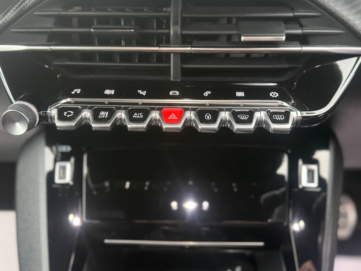 Used Peugeot 208 for sale - 77431440: Photo 28