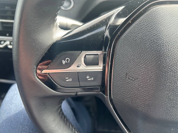 Used Peugeot 2008 2023 for sale - 75651536: Photo 31
