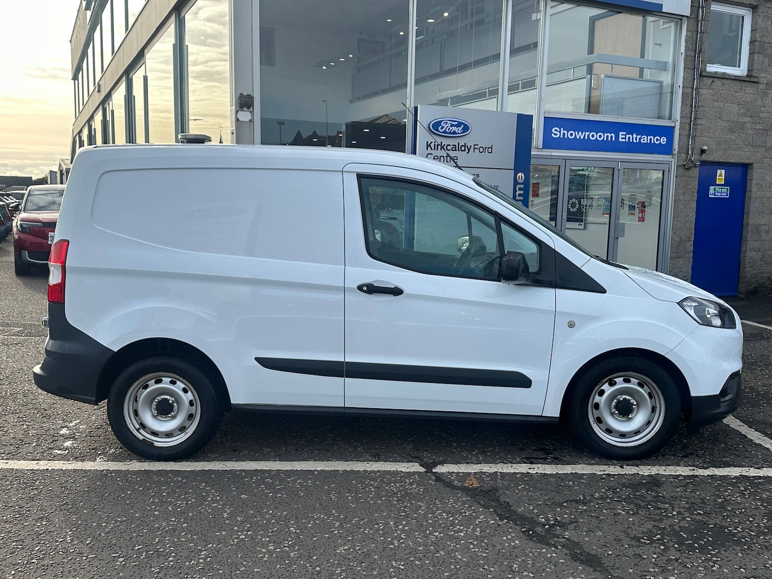 Used Ford Transit Courier 2019 for sale - 76416336: Photo 2