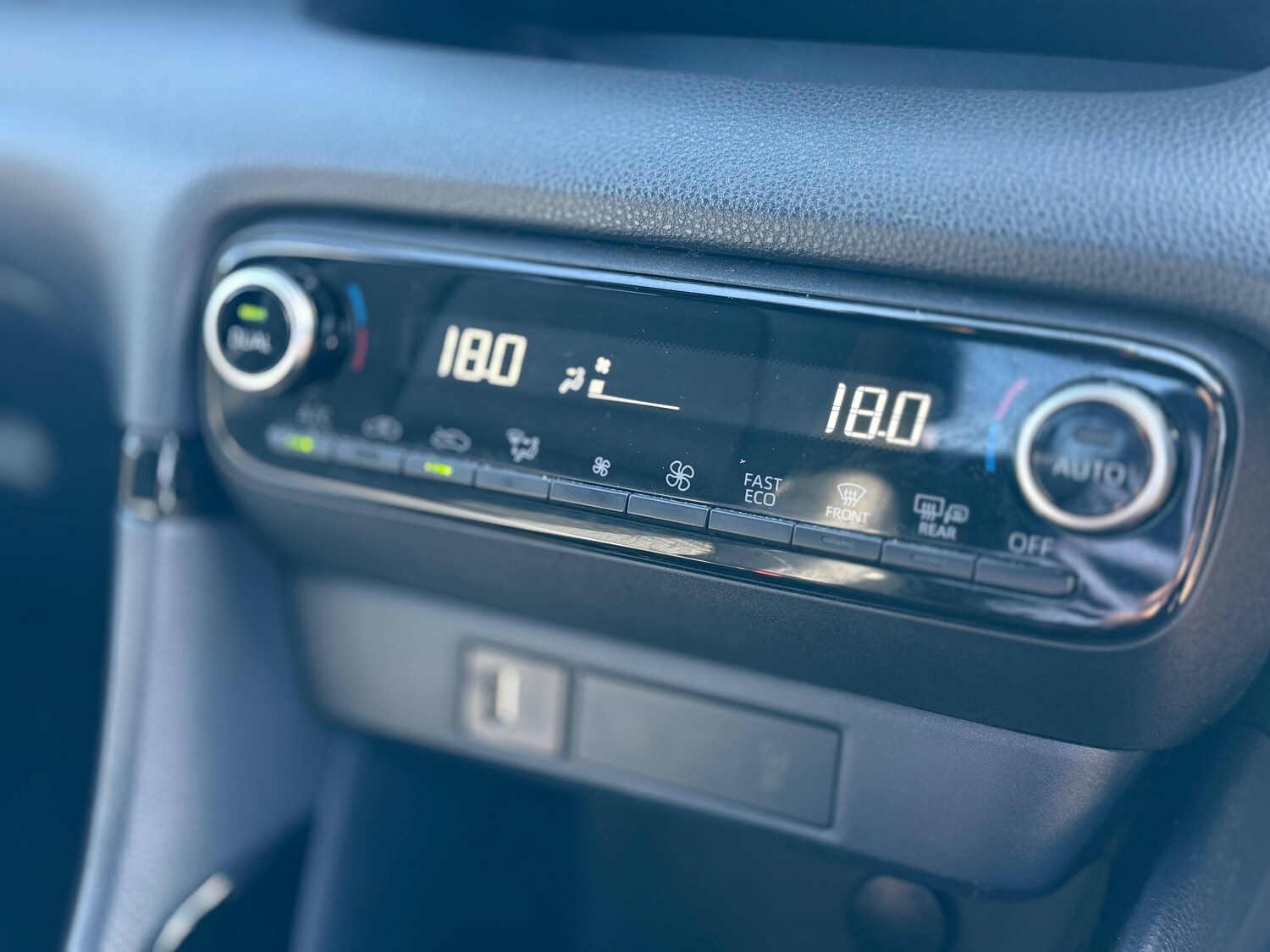 Used Toyota Yaris 2020 for sale - 76403409: Photo 21