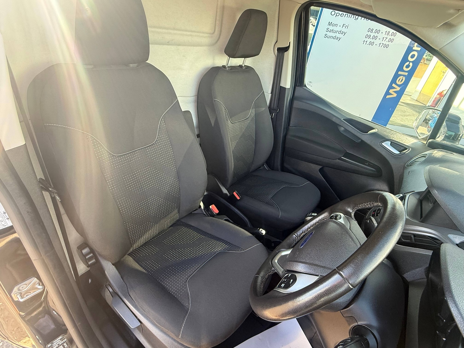 Used Ford Transit Courier 2023 for sale - 78150997: Photo 6