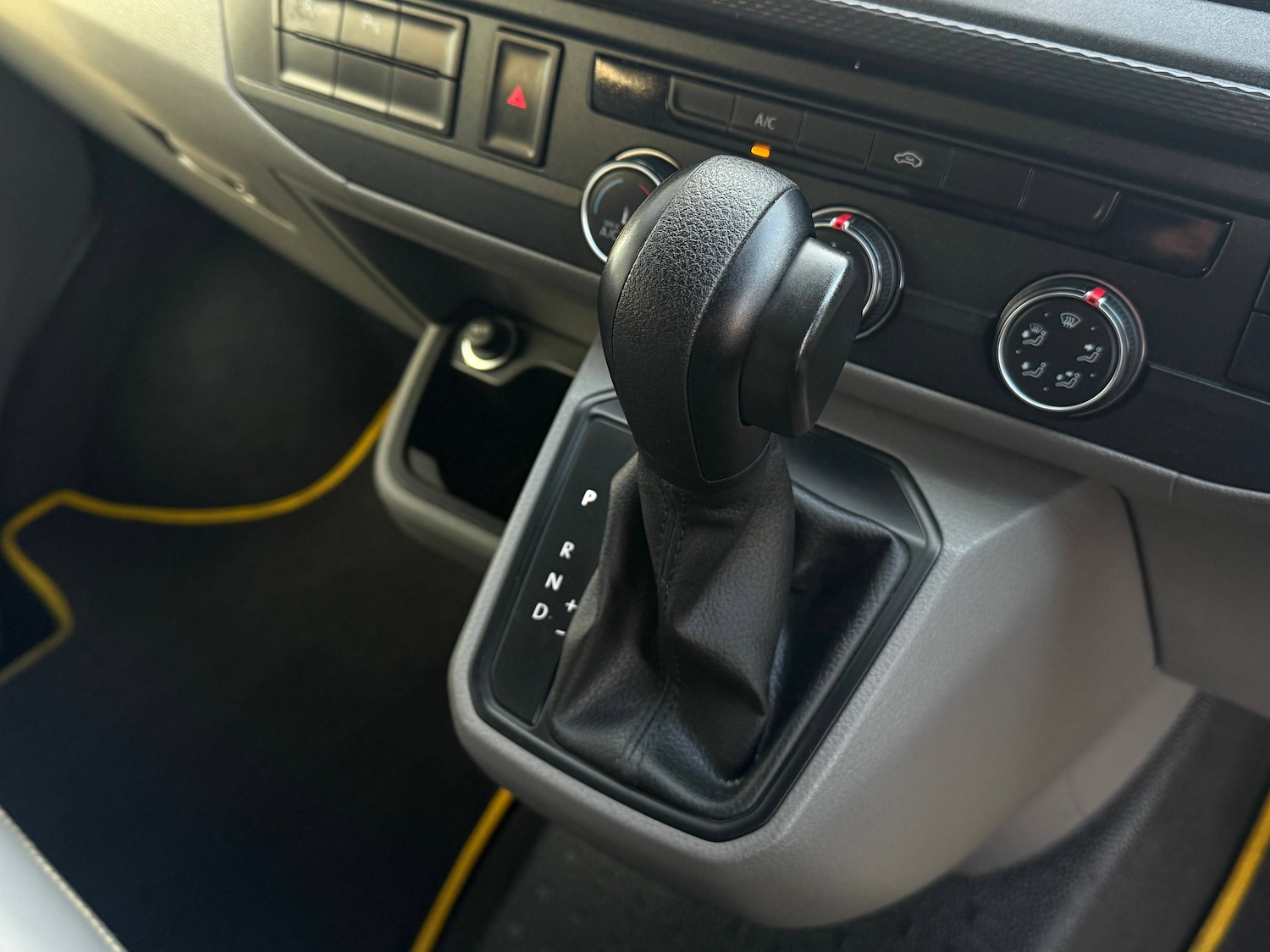 Used Volkswagen Transporter 2022 for sale - 77128615: Photo 4