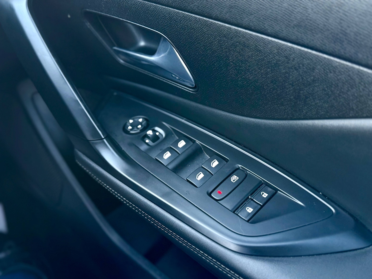 Used Peugeot 408 2023 for sale - 77100150: Photo 13