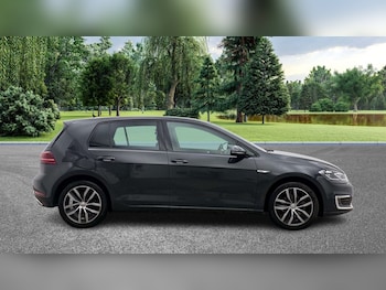 Used Volkswagen Golf 2019 for sale - 78908507: Photo