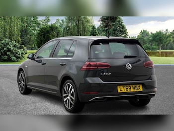 Used Volkswagen Golf 2019 for sale - 78908507: Photo