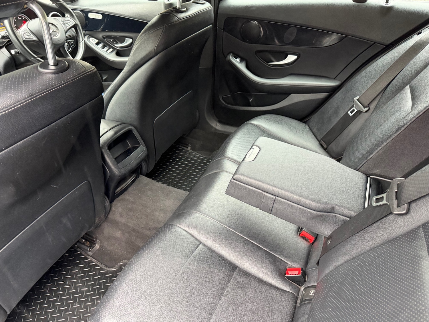 Used Mercedes-Benz C Class 2016 for sale - 77487089: Photo 11