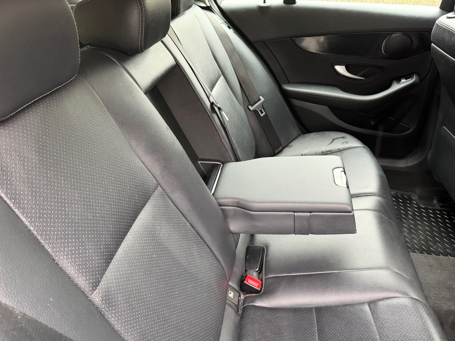 Used Mercedes-Benz C Class 2016 for sale - 77487089: Photo 12