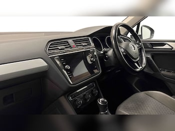 Used Volkswagen Tiguan 2018 for sale - 79221150: Photo