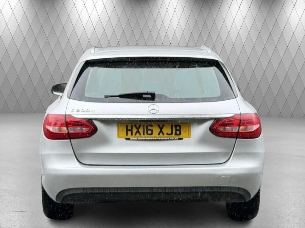 Used Mercedes-Benz C Class 2016 for sale - 77669089: Photo 4