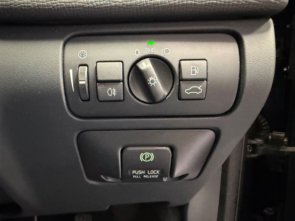 Used Volvo XC60 2012 for sale - 78030524: Photo 25