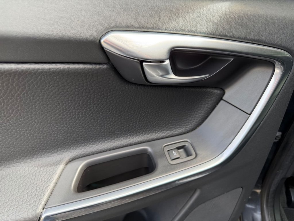 Used Volvo XC60 2012 for sale - 78030524: Photo 28