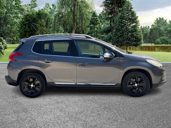 Used Peugeot 2008 2014 for sale - 79437854: Photo