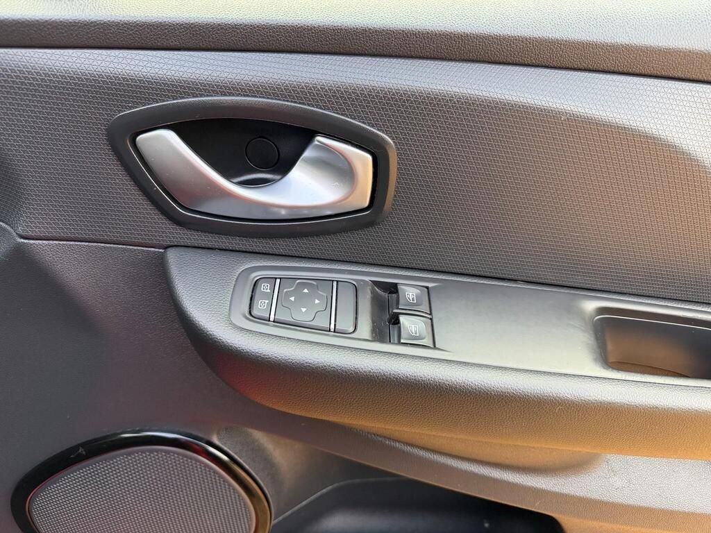 Used Renault Clio 2017 for sale - 77669085: Photo 21