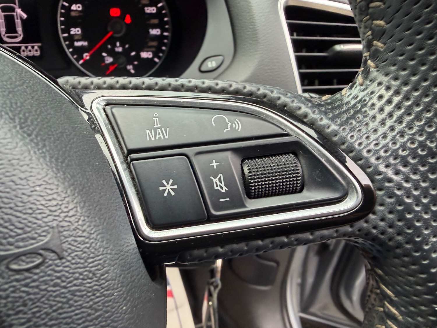 Used Audi Q3 2015 for sale - 77460010: Photo 17