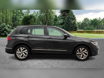 Used Volkswagen Tiguan 2021 for sale - 79226800: Photo