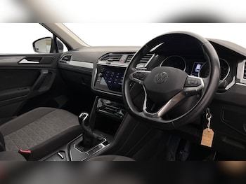 Used Volkswagen Tiguan 2021 for sale - 79226800: Photo