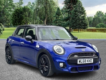 Used MINI Hatch 2019 for sale - 79300951: Photo